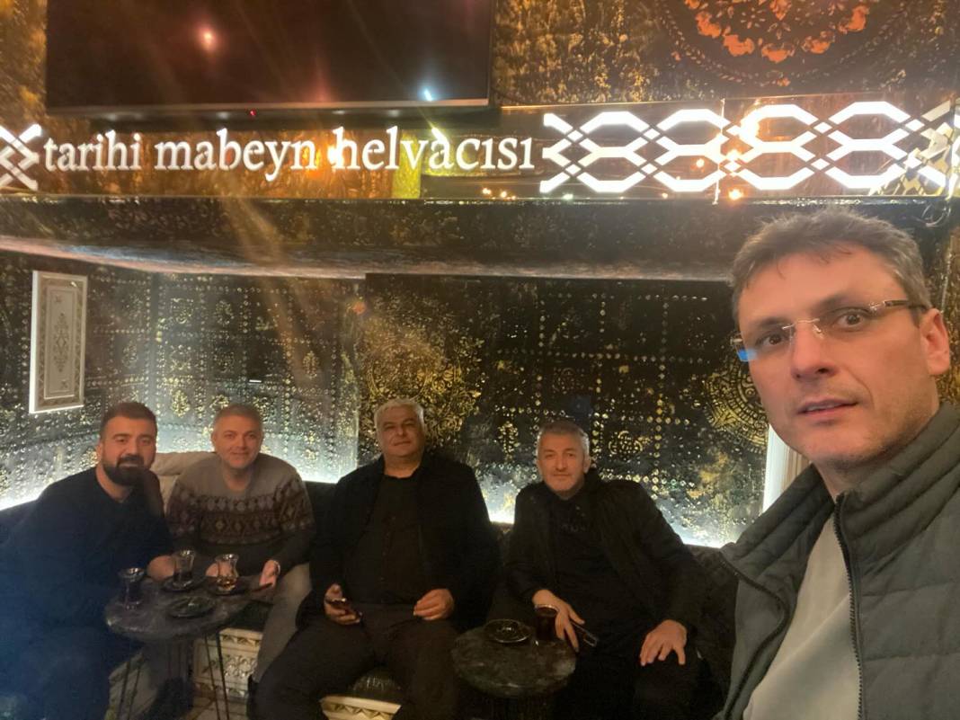 Çağlak, dostlarıyla sohbet etti 1